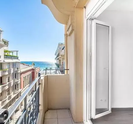 Place Close To The Sea Apartment *