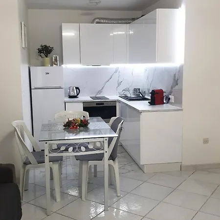 Apartment Place Close To The Sea *
