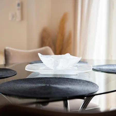 Gare Apartment *