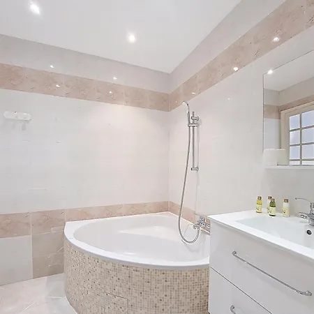 Nestor&jeeves - Bela Vista - - Near Apartment *