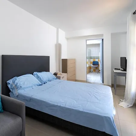Maison Nicoise, Jardin, Piscine, Parking Double Villa *