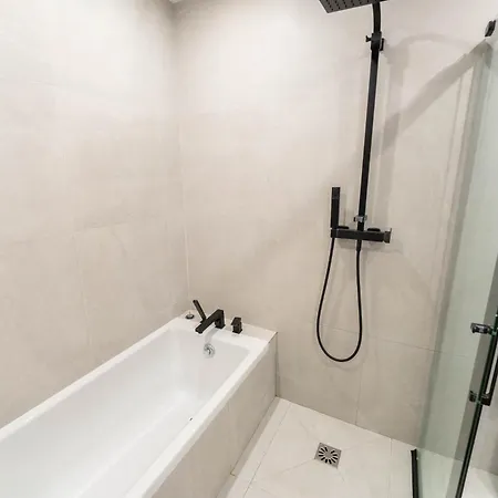 Apartment Magnifique Avec Piscine Et Jardin *