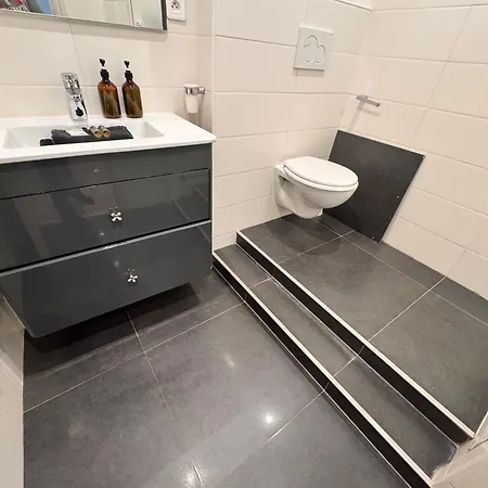 Apartment Hype-center Balcony 3br Ac Near Tram For6 Guests *