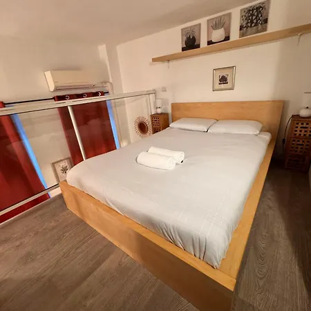 Tranquil With Mezzanine In Carre Dor * Niza