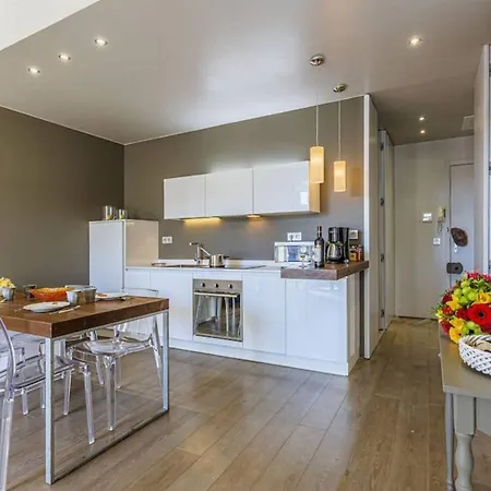 Fleurs 22 - City Center - Modern W Terrace Apartamento