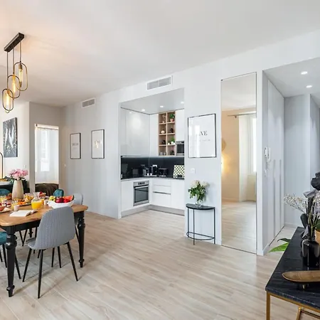 Apartment Gesu - 2 Bedroom In Old Town - Gesu Square Nice