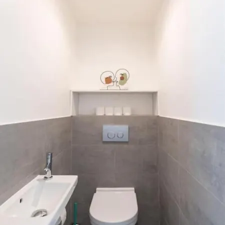Apartment Joffre 2-4 - Bright Central 1 Bedroom Near Massena