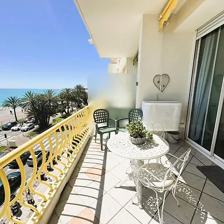 2 Pieces Avec Terrasse Et Vue * Nice