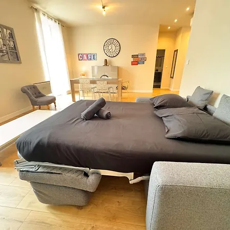 Apartment Hype-center Balcony 3br Ac Near Tram For6 Guests