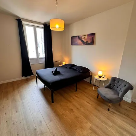Hype-center Balcony 3br Ac Near Tram For6 Guests
