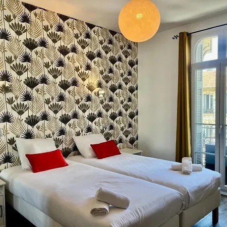 Le Splendide Yourhosthelper Apartment *