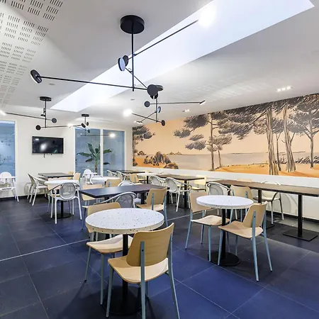 Adagio Centre