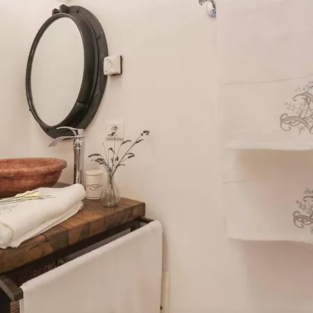 Cassini Gt - 1 Bedroom - Balcony - Place Garibaldi Apartment *