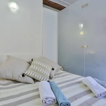 Mari 117 - Center Apartment *