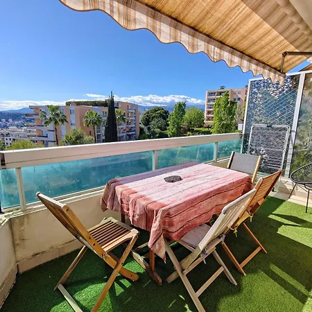 2 Bedroom Flat With Terrasse & Car-park Ouest Apartment