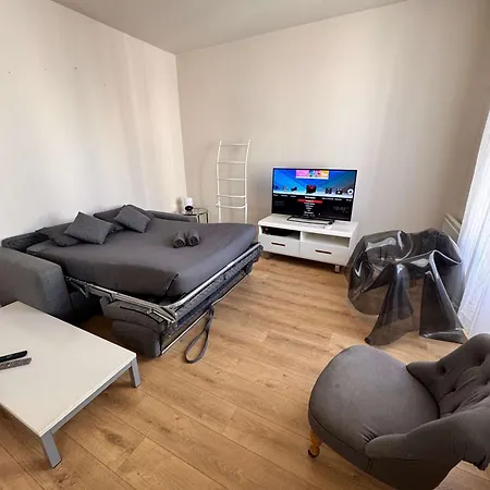 Hype-center Balcony 3br Ac Near Tram For6 Guests * Nice