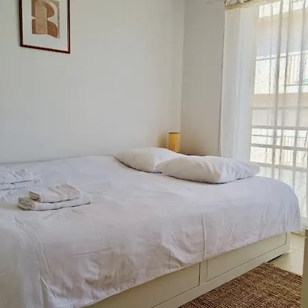 Charming 23 M Near The Sea *