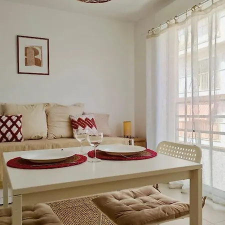 Charming 23 M Near The Sea Apartment *