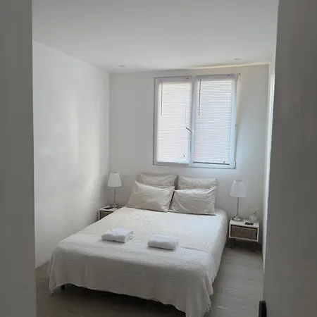 Location De Proche De Toute Commodites A 1 Minute Du Tramway Et A 9 Min De Centre Et Parking Gratuit Dans Privee Homestay Nice