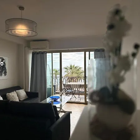 With Sea View On Promenade Apartamento