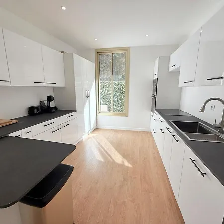 Modern House Fabron, Garden, Air Conditioning