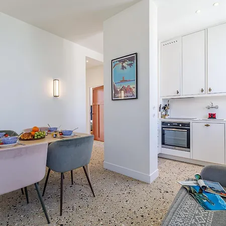 Douane - 2 Bedroom In Front Of The Port * Nicea