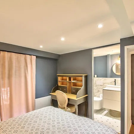 Charming Duplex 2 Old Town Apartment