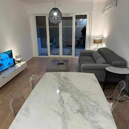 2 Bedroom Ocean View * Nice