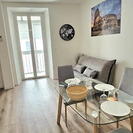 Apartment T2 With Contemporary Design And Air Conditioning *