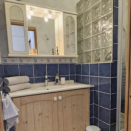 T2 With Contemporary Design And Air Conditioning Nice