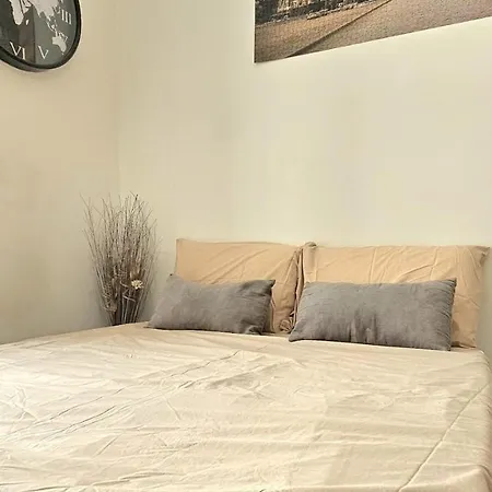 T2 With Contemporary Design And Air Conditioning Apartment *