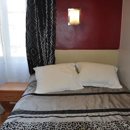 Carlone Hotel 2*