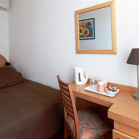 Restaurant Oasis Hotel 3*