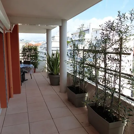 Garibaldi Apartment *