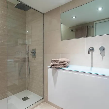 Alexandre Mari - 2 Chambres - Vieux Apartment *