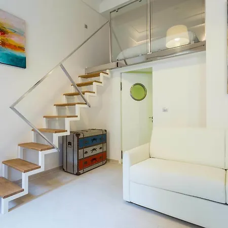 Alexandre Mari - 2 Chambres - Vieux Apartment
