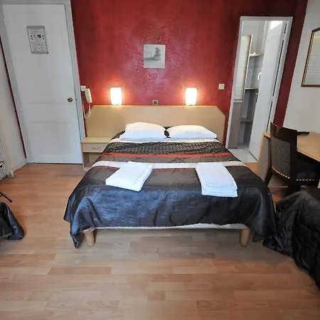 Carlone Hotel 2*