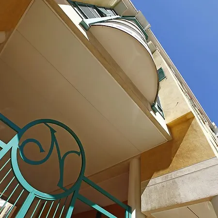 Apartment Appartement 3 Personnes Avec Coin Nuit Avec Terrasse Et Parking Quartier Du Port De Nice