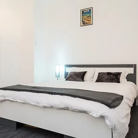 Senat Apartment