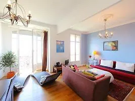 Le Grand Palais Hotel *