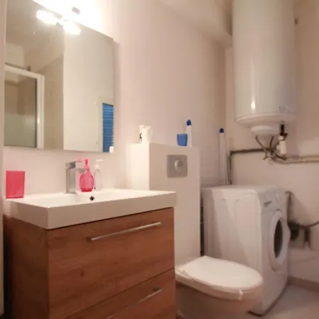 Apartment Urban 5 *
