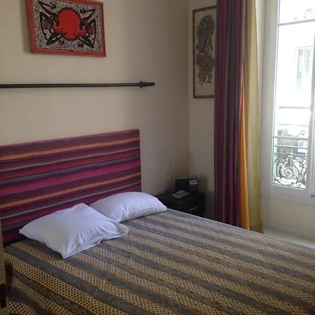 Apartment 7 Meyerbeer *
