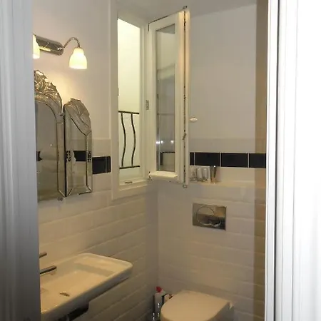 Mougins Village Lets Apartment