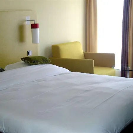 Hotel Ibis Styles Centre Port