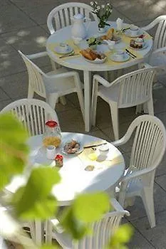 Fleurs Apart'hotel Nice