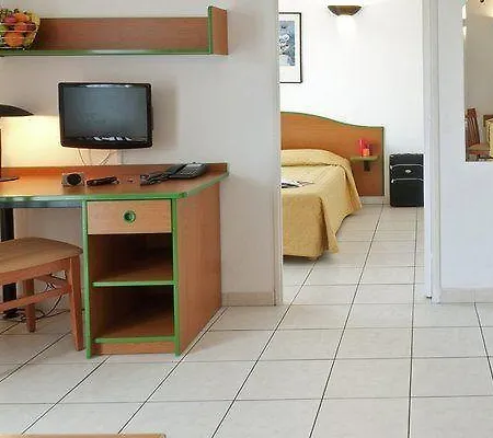 Adagio Access Magnan