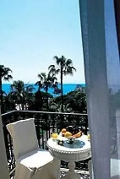 B4 Park Hotel 4*