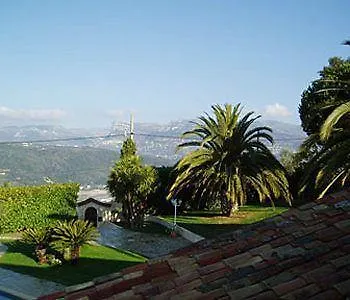 Mas Des Oliviers Bed & Breakfast *