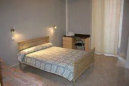Marly's Hotel 2*