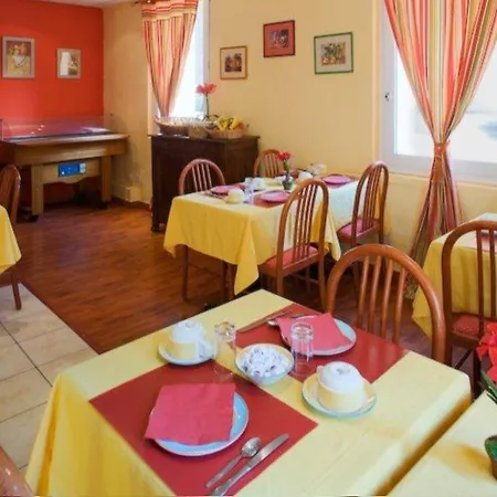 Relais Acropolis 3* Ницца